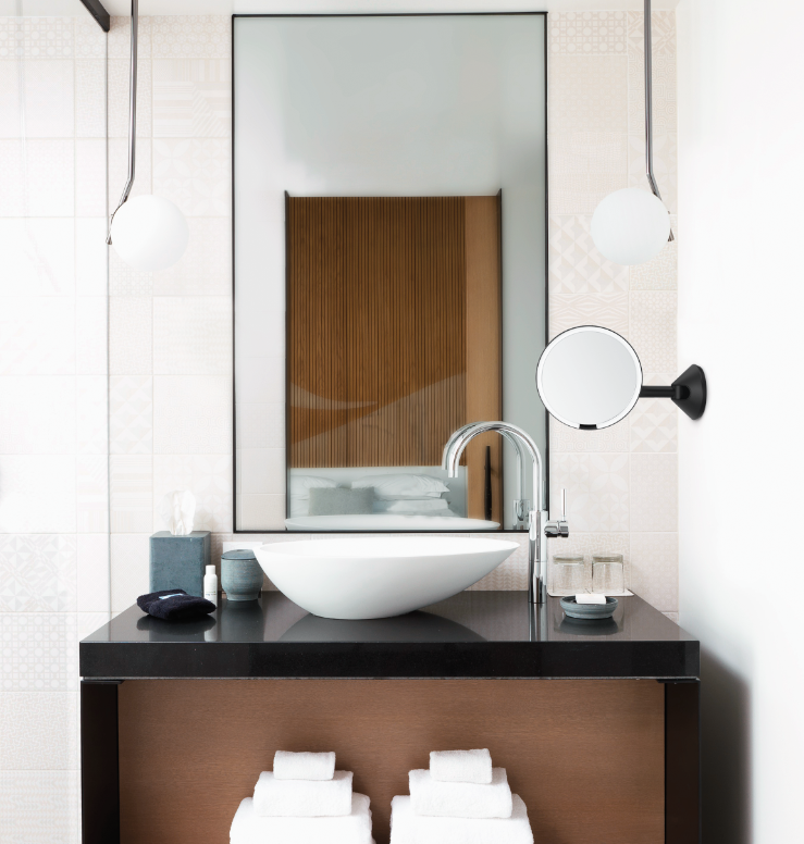 specchio con sensore cablato montaggio a parete