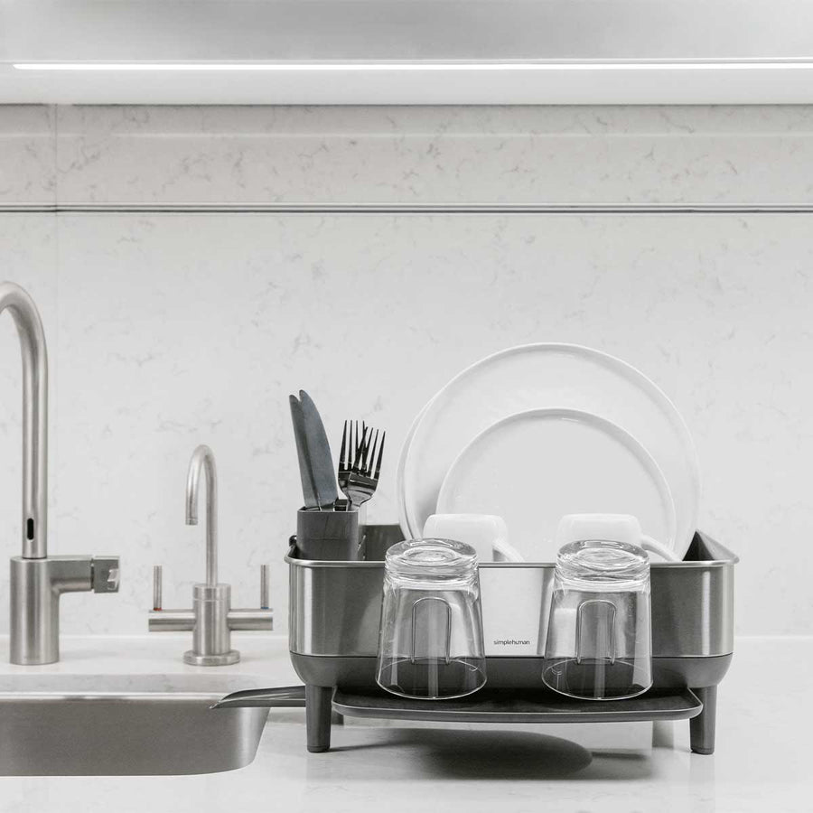 scolapiatti compatto con telaio in acciaio